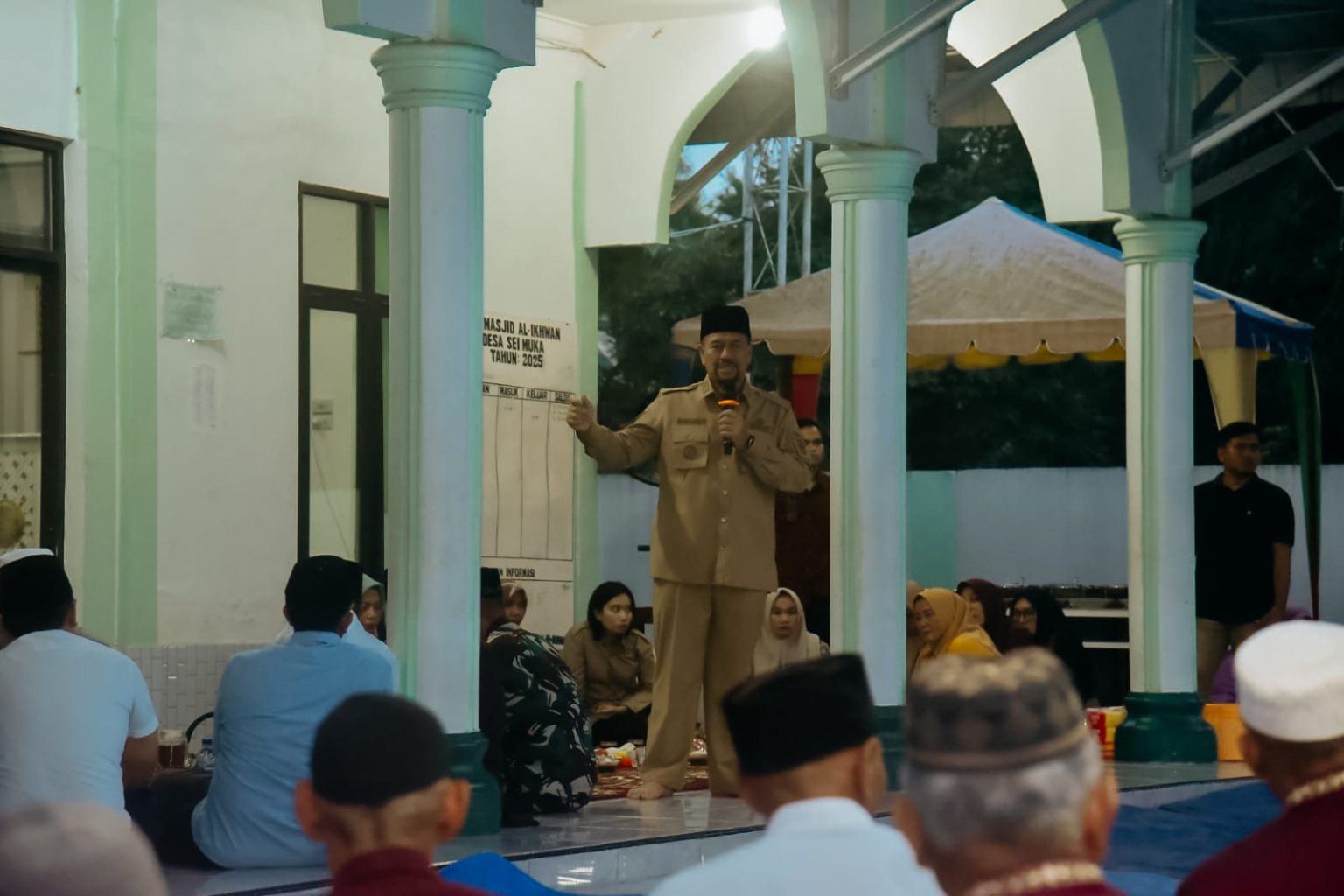 Safari Ramadhan ke Datuk Tanah Datar, Bupati Batu Bara Imbau Kades Prioritas Layani Warga
