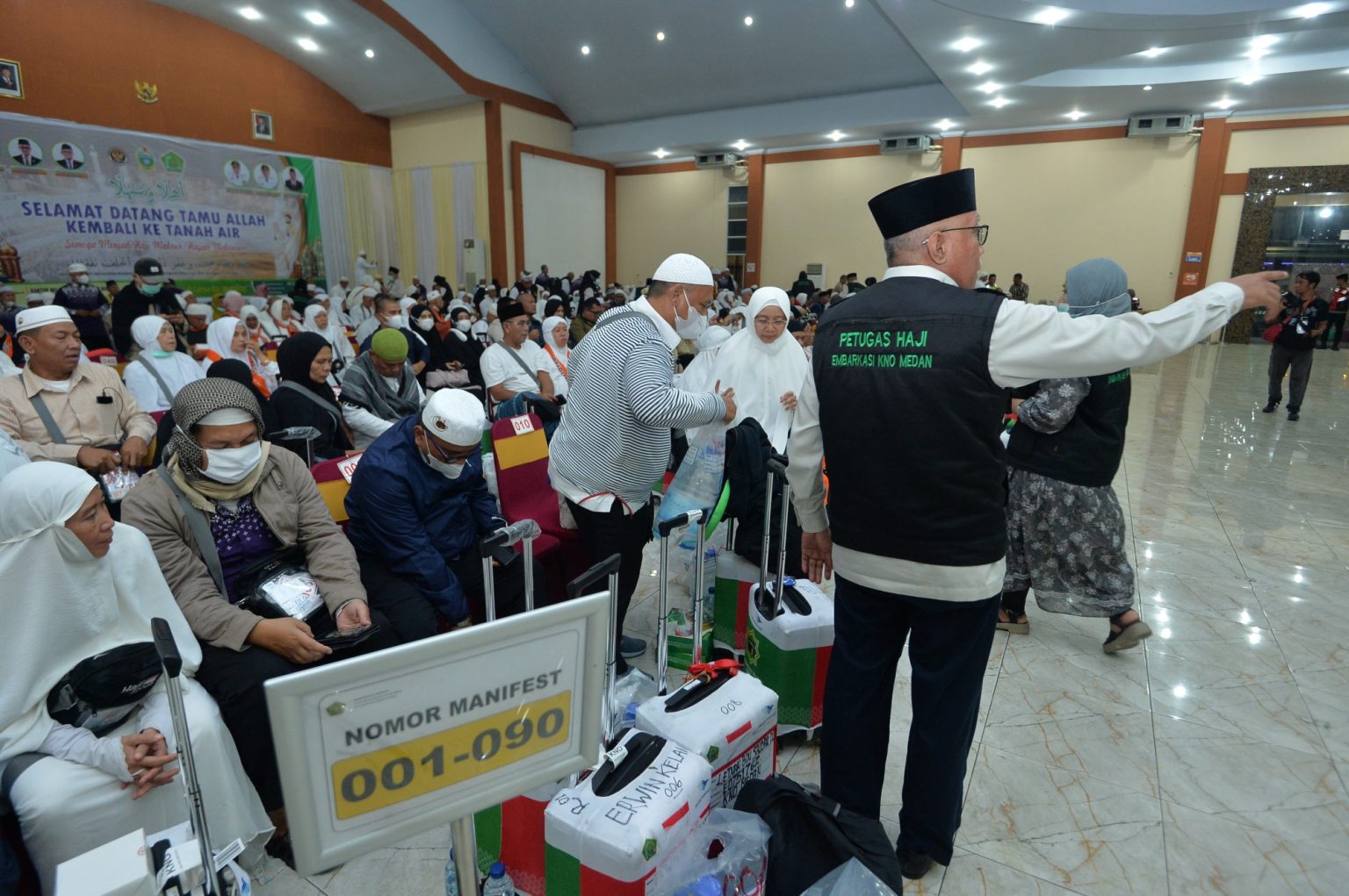 Jemaah Haji Kloter I Tiba di Medan, Pj Sekda Sumut: Semoga Jadi Haji Mabrur